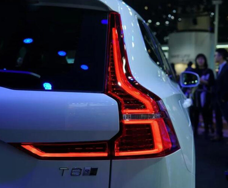 沃尔沃XC60新能源-沃尔沃XC60插电式混动 2026款 插电式混动 长续航四驱智雅豪华版