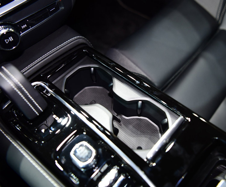 沃尔沃S60 插电混动-沃尔沃S60新能源 2022款 T8 E驱混动 四驱智逸豪华版