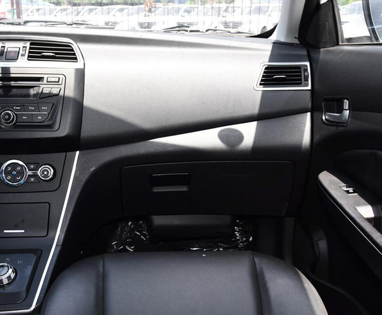 力帆汽车力帆620EV-2015款 改款 620EV 换电