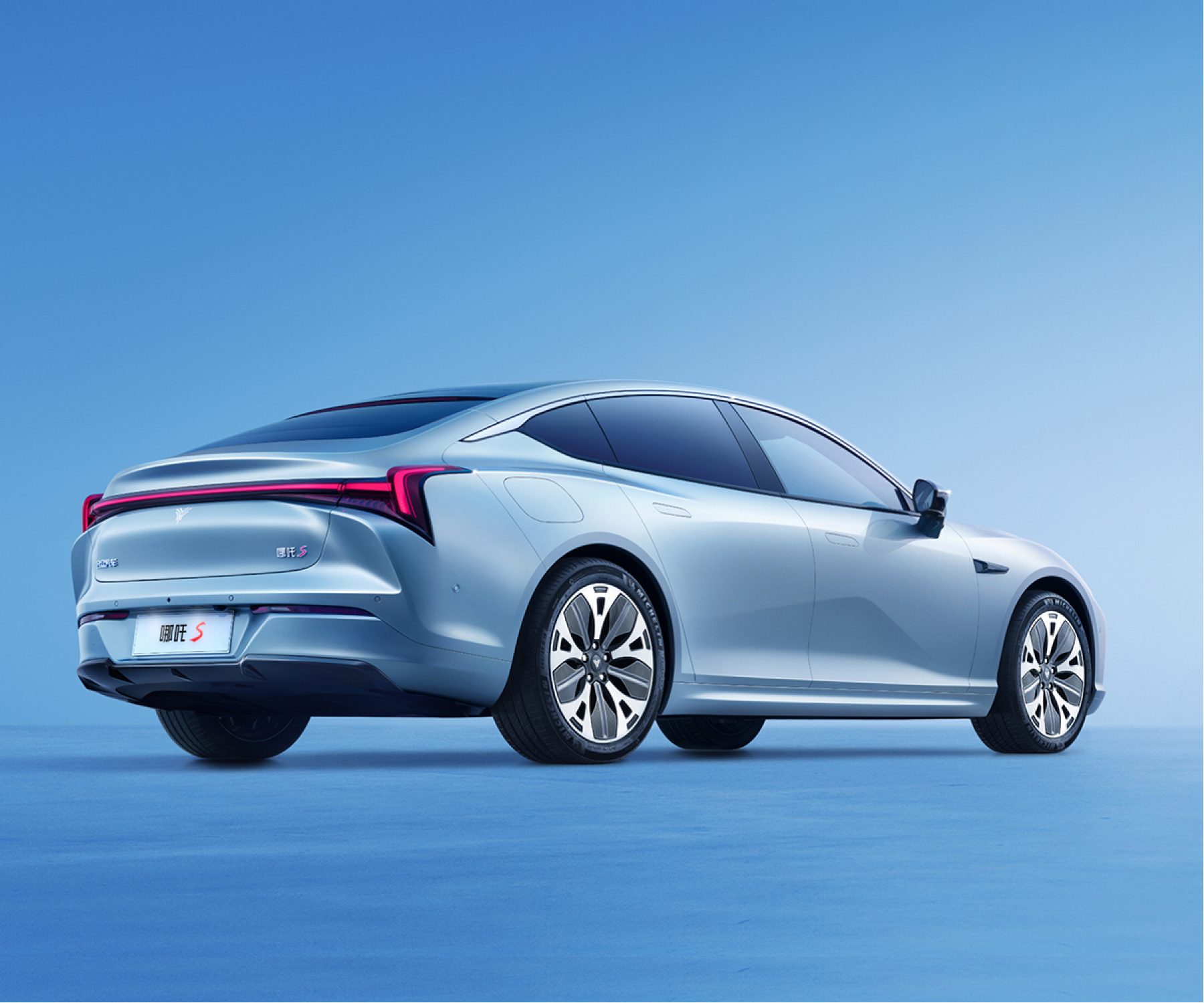 哪吒S-哪吒S 2024款 纯电 715新享版