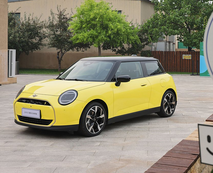 mini电动MINI COOPER-电动MINI COOPER 2024款 452km COOPER SE 艺术家