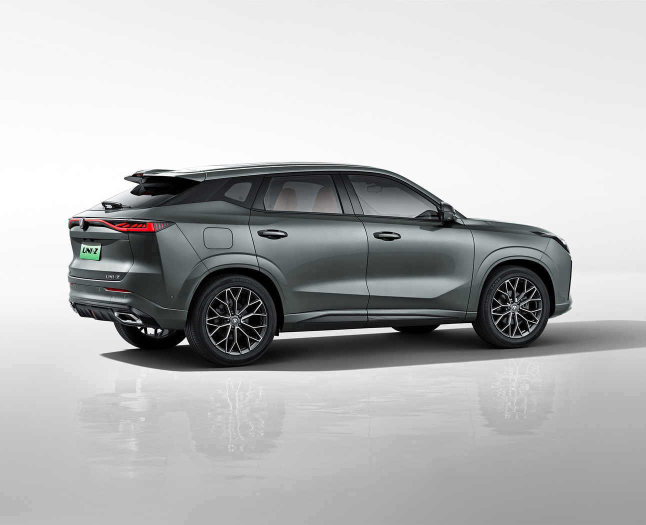 长安汽车长安UNI-Z-长安UNI-Z 2024款 蓝鲸智电iDD 125km 超越型