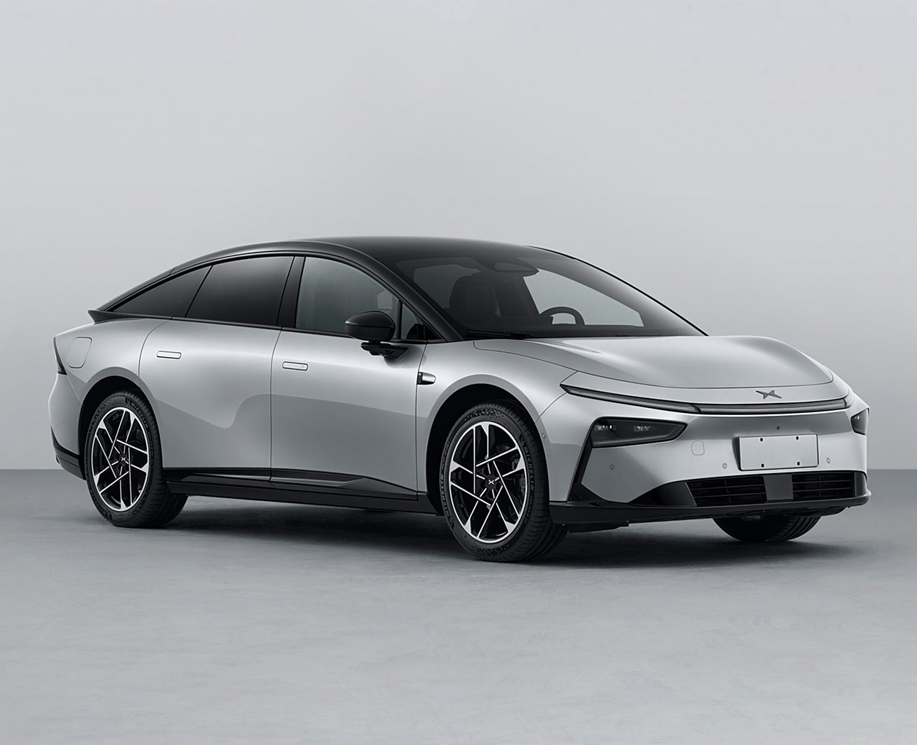 小鹏汽车-小鹏P7+