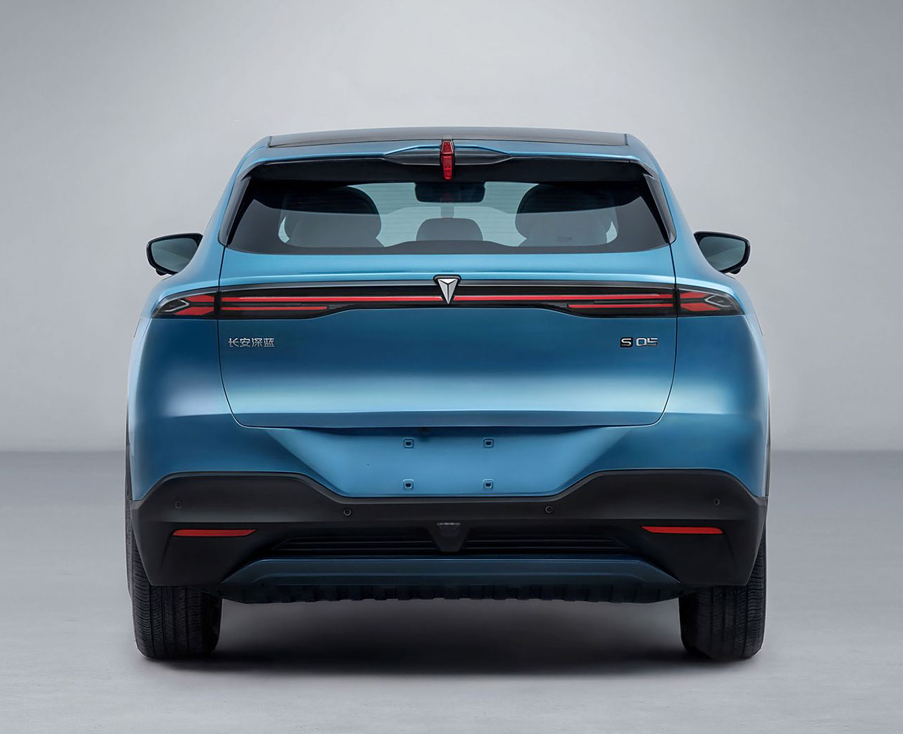 深蓝汽车-深蓝S05