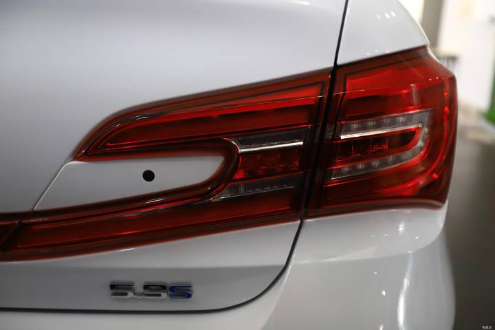 比亚迪-比亚迪秦