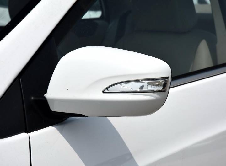 比亚迪-比亚迪e5