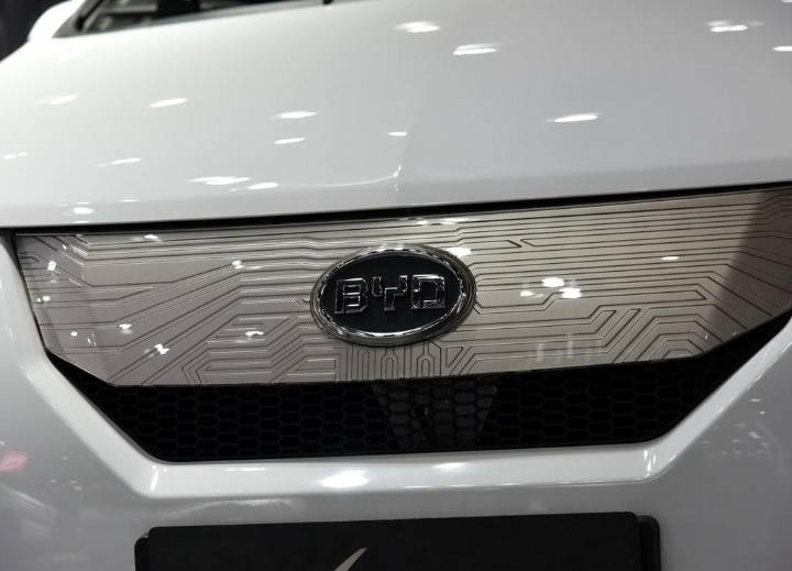 比亚迪-比亚迪e6