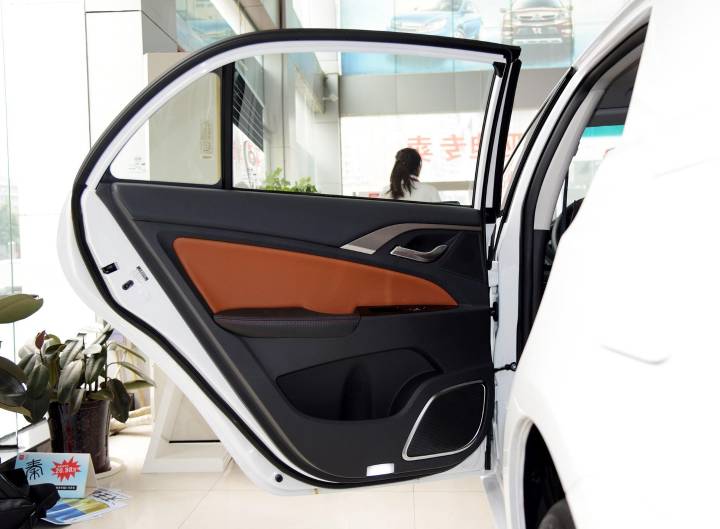 比亚迪-比亚迪秦