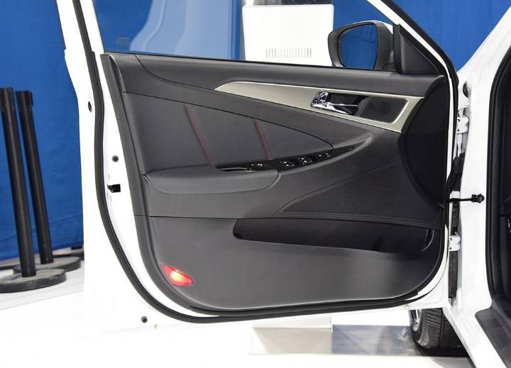 长安汽车-逸动EV