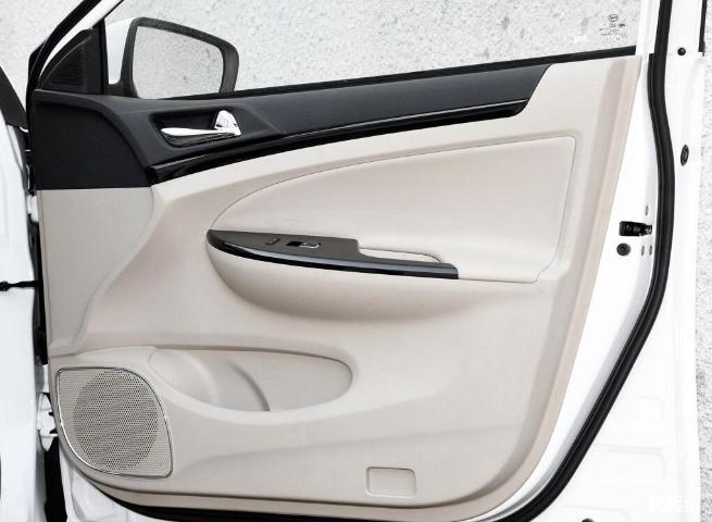 比亚迪-比亚迪e5