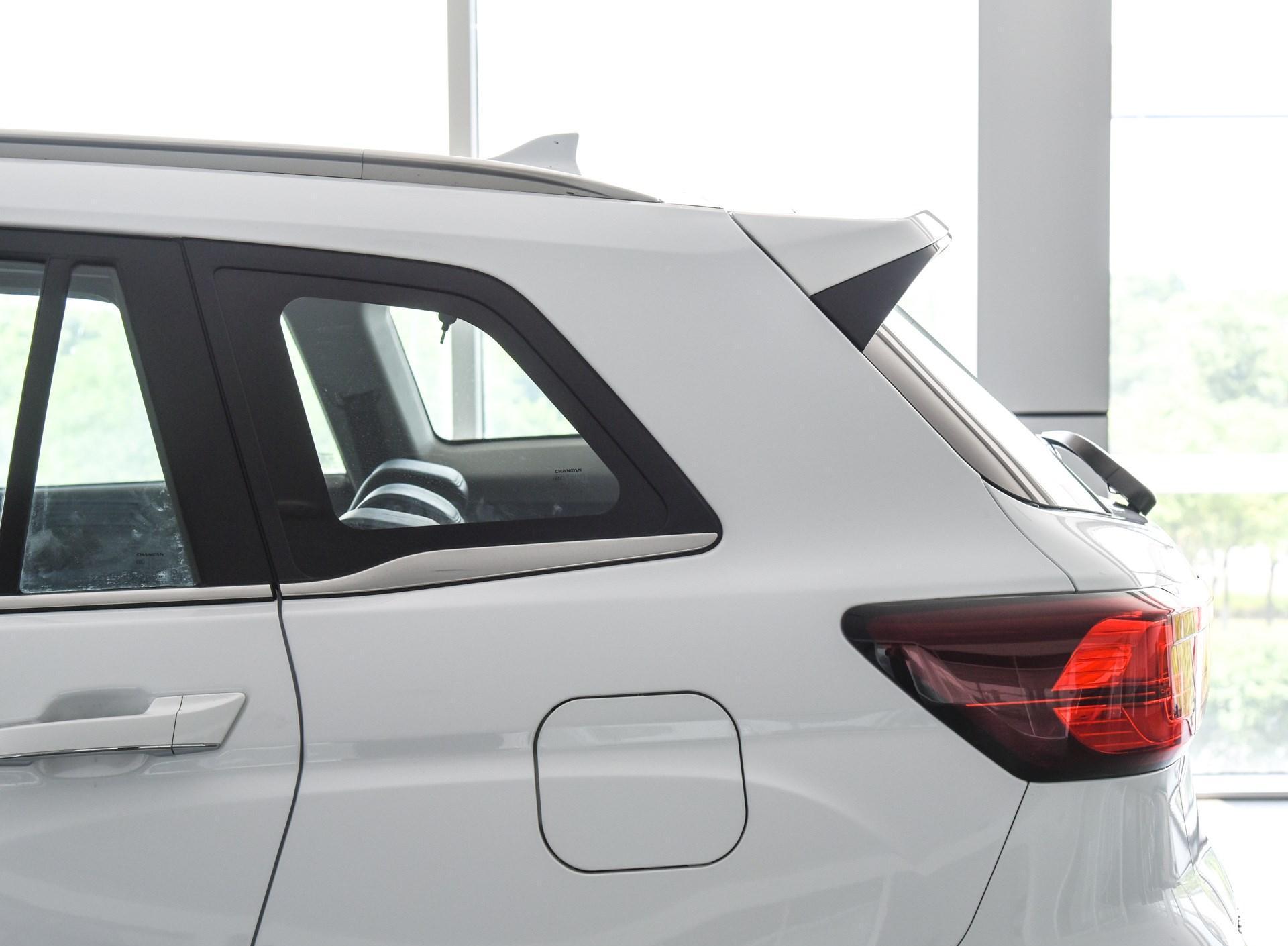 长安汽车-长安CS75PHEV