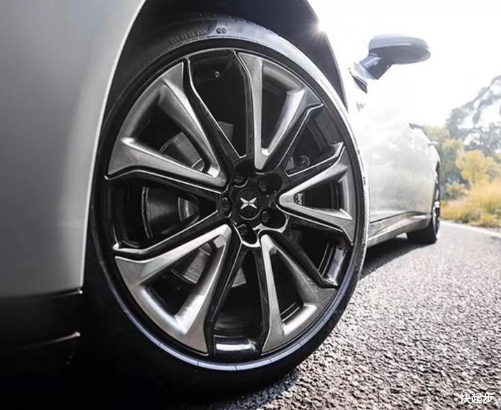 小鹏汽车-小鹏汽车P7