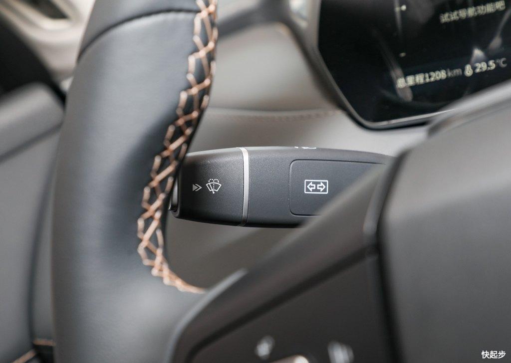 深蓝汽车-长安深蓝SL03