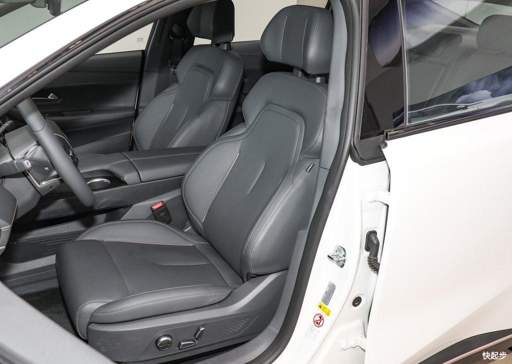 深蓝汽车-长安深蓝SL03