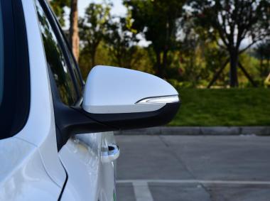 长安汽车逸动EV