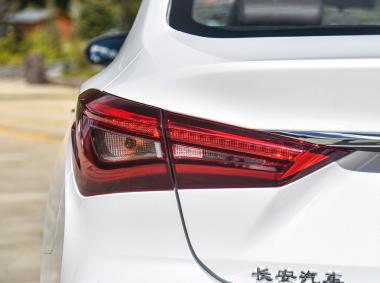 长安汽车逸动EV