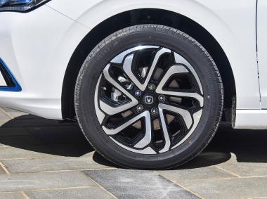 长安汽车逸动EV