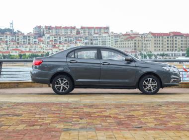 力帆汽车力帆650 EV