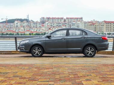 力帆汽车力帆650 EV