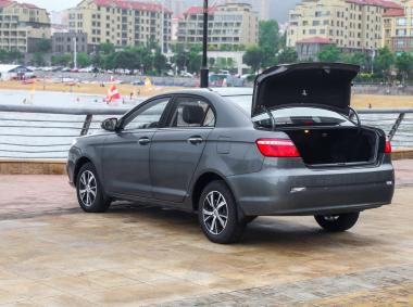 力帆汽车力帆650 EV