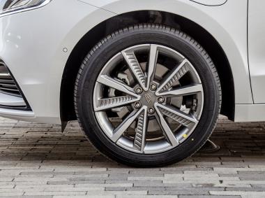 吉利汽车博瑞PHEV