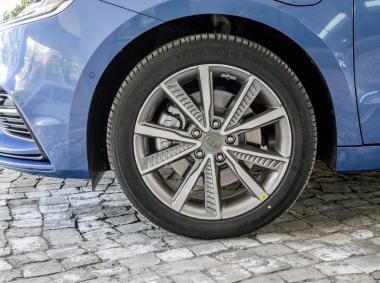 吉利汽车博瑞PHEV