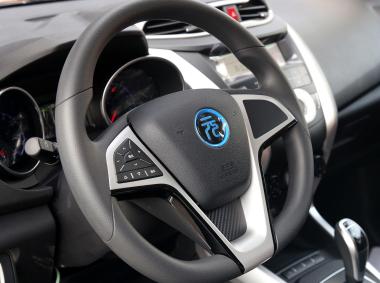 比亚迪比亚迪元EV