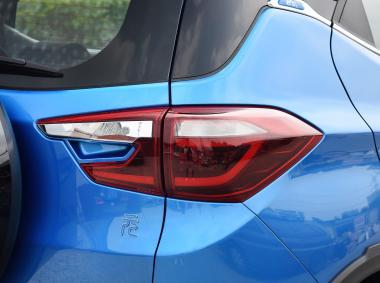 比亚迪比亚迪元EV