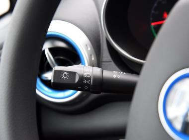 比亚迪比亚迪元EV