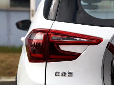 比亚迪比亚迪元EV