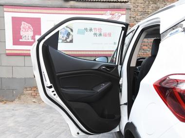 比亚迪比亚迪元EV