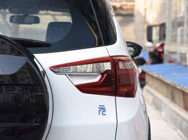 比亚迪比亚迪元EV