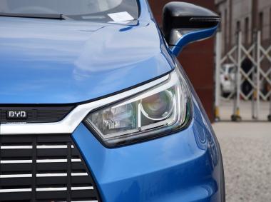 比亚迪比亚迪元EV