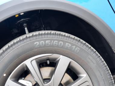 比亚迪比亚迪元EV