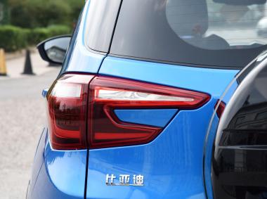 比亚迪比亚迪元EV