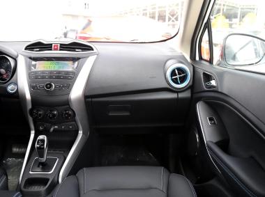 比亚迪比亚迪元EV