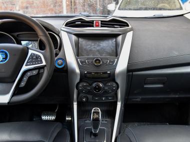 比亚迪比亚迪元EV