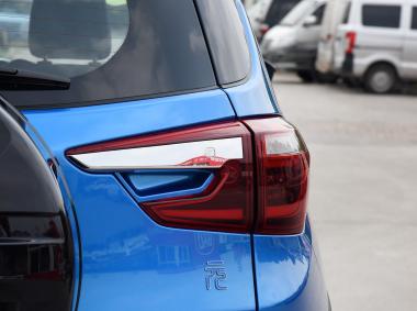 比亚迪比亚迪元EV