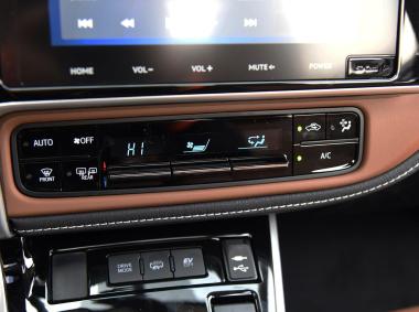 丰田卡罗拉双擎E+