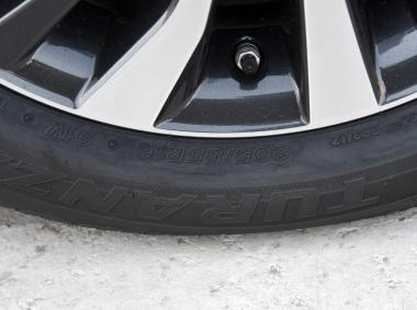 丰田卡罗拉双擎E+