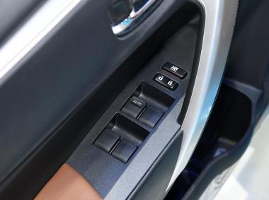 丰田-卡罗拉双擎E+