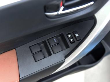 丰田卡罗拉双擎E+