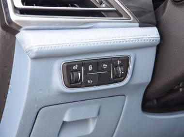 长安汽车-长安CS75PHEV