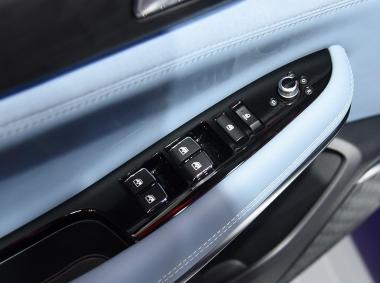 长安汽车-长安CS75PHEV