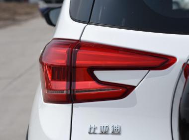 比亚迪比亚迪元EV