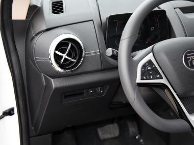 比亚迪比亚迪元EV