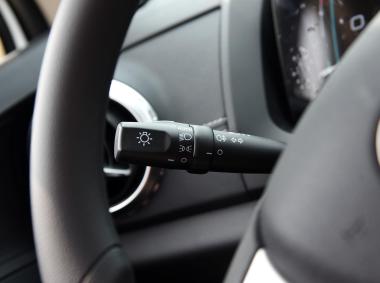 比亚迪比亚迪元EV