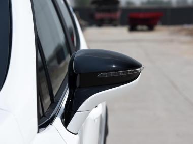 比亚迪比亚迪元EV