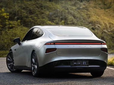 小鹏汽车-小鹏汽车P7