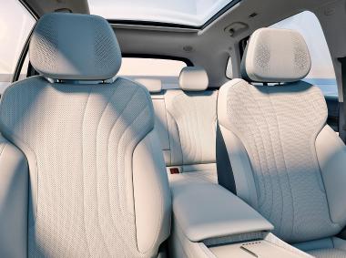 吉利汽车-银河E5